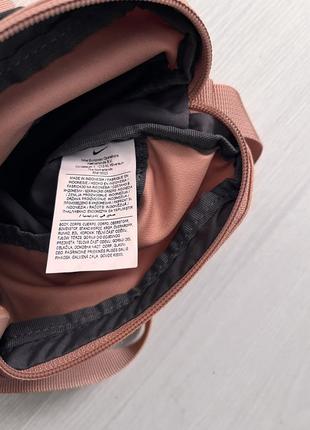 Сумка, мессенджер nike tech bag small - rose gold/ metallic red bronze4 фото