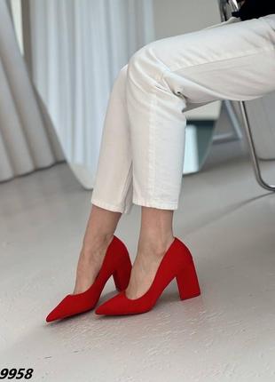 Красные туфли с острым носком на кольцах5 фото