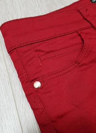 Красные джинсовые шорты4 фото