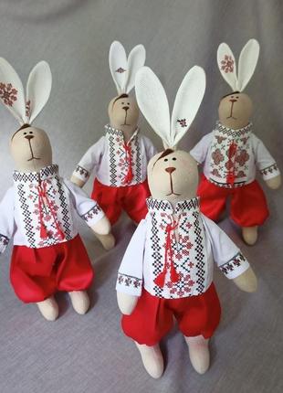 Заєць у вишиванці