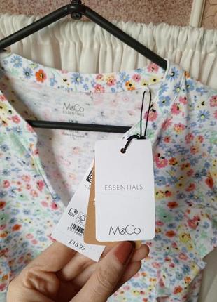 Красива котонова футболка в квітковий принт m&co essentials.4 фото