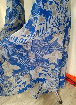 Платье сарафан с обнаженной спиной guess в листья и цветы длинный миди с разрезами из шифона4 фото