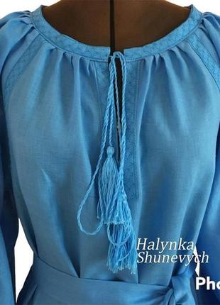 Ексклюзивна лляна голуба жіноча вишита сукня в техніці рішельє "морська насолода" пляття в стилі бох3 фото