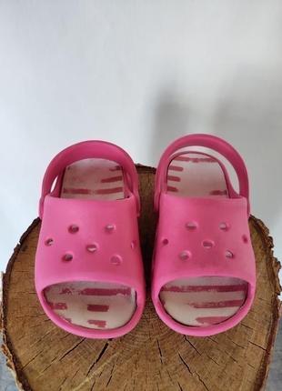 Дитячі гумові рожеві сандалі4 фото