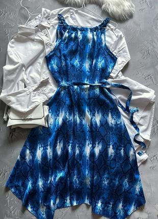 Изящное сатиновое платье миди1 фото