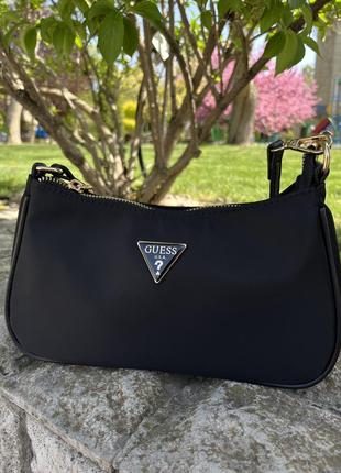 Нейлоновая сумка от бренда guess в черном цвете2 фото