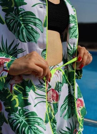 Стильний жіночий піжами в яскравий принт10 фото
