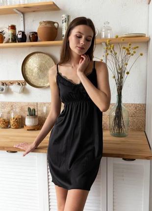 Чорна шовкова жіноча нічна сорочка1 фото