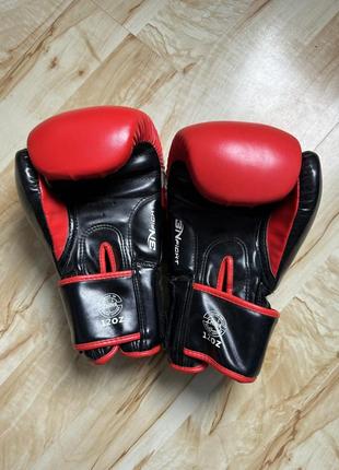 Боксерские варежки