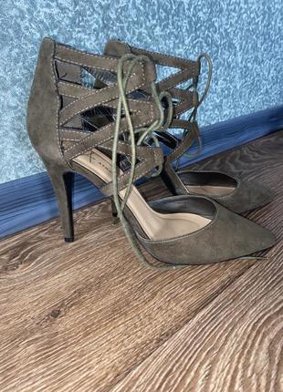 Туфлі замшеві