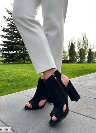 Босоножки черный замш перфорация \ женские босоножки на каблуке
