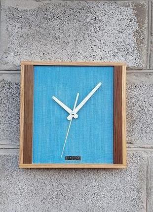Дерев'яні годинник з синьою вставкою, унікальні настінні годинники, незвичайні настінні годинники