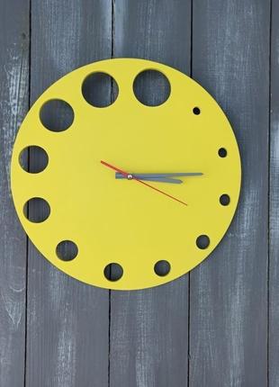 Деревянные настенные часы желтого цвета в стиле минимализм, настенные часы под заказ1 фото