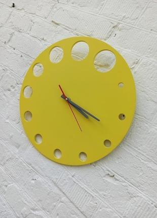 Дерев'яні настінні годинники жовтого кольору в стилі мінімалізм, настінні годинники під замовлення3 фото