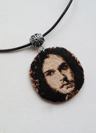 Кулон с вышивкой ′jonsnow/got′