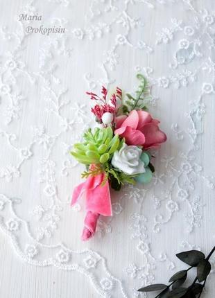 Набор свадебных украшений:бархатная бутоньерка и браслет в коралловом цвете.6 фото