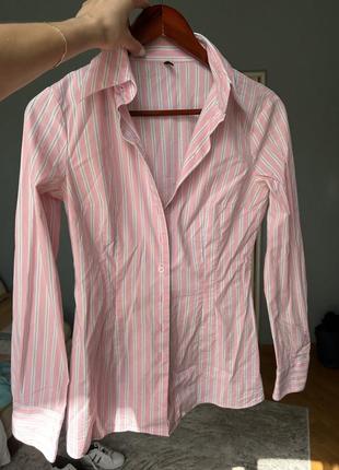 Рубашка розовая в полоску benetton