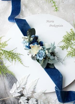 Бархатний пояс з квітами в біло-синьому кольорі.2 фото
