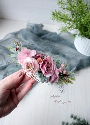 Гребінець з квітами в пастельно-розовому кольорі.2 фото
