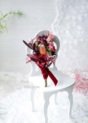 Бутоньерка в бордовом цвете.3 фото
