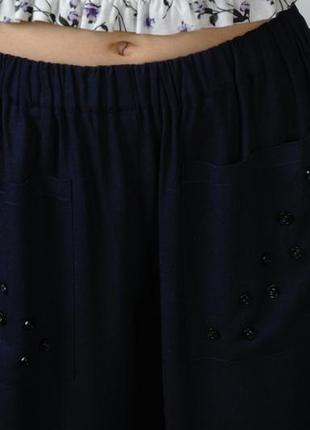 Пишні брюки з льону в стилі бохо з декоративними елементами2 фото