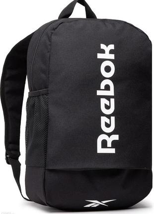 Невеликий спортивний рюкзак 15l reebok act core ll bkp m чорний