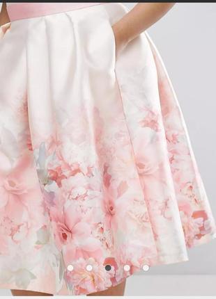 Шикарное платье в цветочный принт с пышной юбкой2 фото