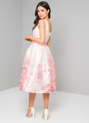 Шикарное платье в цветочный принт с пышной юбкой5 фото