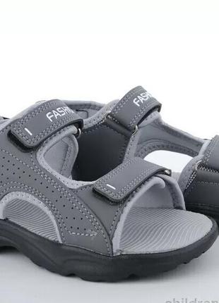 Сандалии босоножки 
l132-3-3 bbt / p. 32-37 

артикул: l132-3-3
размер: 32-37
цвет: серый
поставщик: bbt.kids