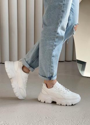 Кросівки білі на платформі