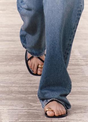 Босоніжки босоножки зара zara  сандалі шльопки на низькому ходу з металевою деталлю1 фото