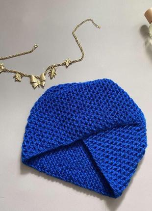 Шикарний в'язаний тюрбан шапка чалма насиченого синього кольору7 фото
