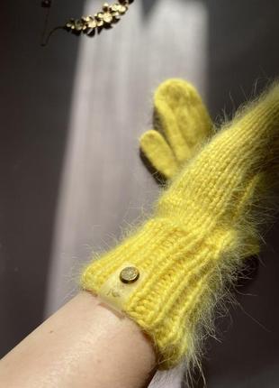 Неймовірні пухнасті рукавиці жовтого кольору з візерунком,пух норки5 фото
