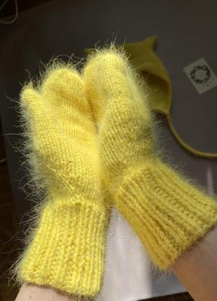 Неймовірні пухнасті рукавиці жовтого кольору з візерунком,пух норки2 фото