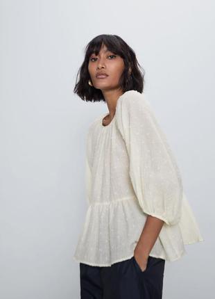 Красивая,блузка zara с пышным рукавом, размер s.