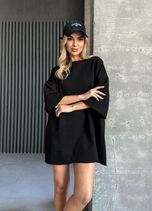 Женская качественная плотная черная длинная футболка туника с необработанным краем оверсайз1 фото