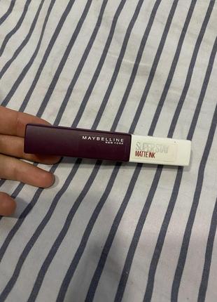 Maybelline matte ink 45 escapict матовая помада фиолетовая3 фото