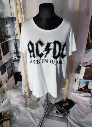 Белая футболка с принтом ac/dc