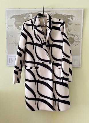 Пальто пиджак удлиненный imperial итальялия белое с черным1 фото