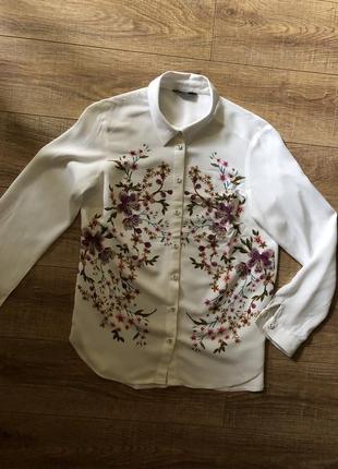 Біла сорочка блузка віскоза квітковий принт, s