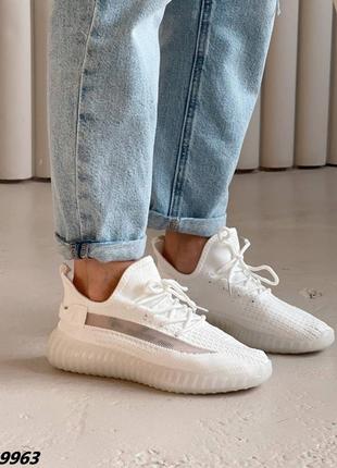 Кроссовки белые