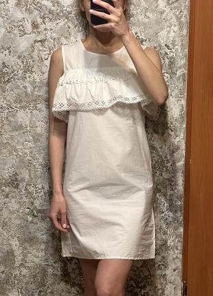 Біла сукня