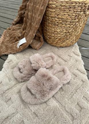 Пухнасті тапочки для дому