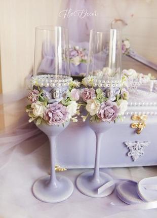 Свадебные бокалы сиреневые с цветам2 фото