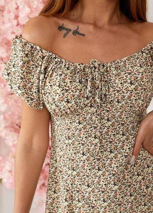 Платье женское короткое мини легкое базовое нарядное праздничное красивое белое розовое летнее весеннее на весну лето плата с открытыми плечами цветочное4 фото