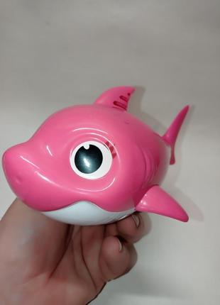 Озвученная игрушка для ванной акуленок мама акула baby shark zuru4 фото