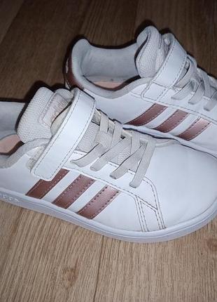 Кросівки кросовки adidas для дівчинки р.30