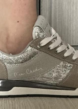 Кросівки 34-34.5р на ніжку 21.5 см