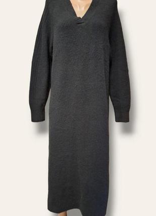 Чорна вязана сукня міді з розрізами по боках3 фото
