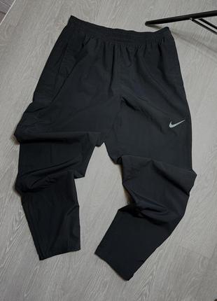 Нейлоновые брюки nike
